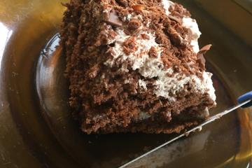 Bolo mousse de chocolate e prestígio