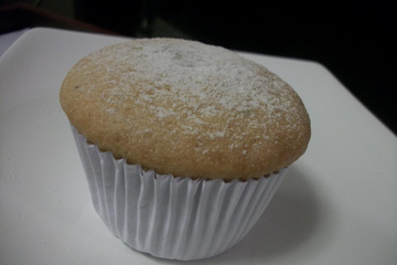 Bolinho de baunilha com mirtilo (blueberry)