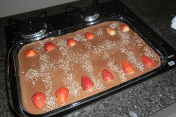 Pavê de morango com creme de chocolate