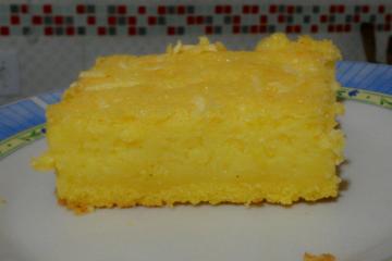 Bolo de fubá cremoso