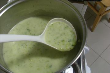Sopa de brócolis e couve-flor