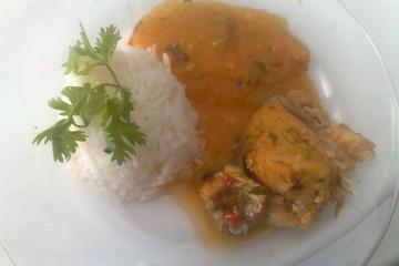 Moqueca de peixe ao molho de camarão