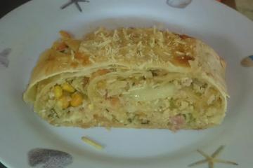 Rocambole  de massa de pastel