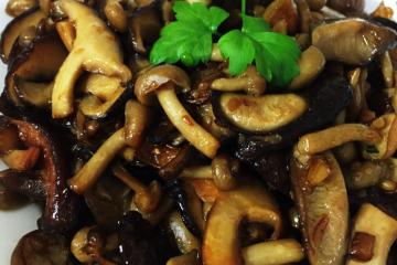 Simples e delicioso! Essa receita de COGUMELO SHITAKE NA MANTEIGA! 