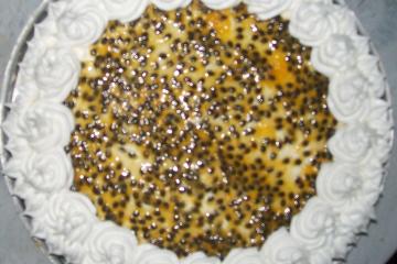 Bolo delicioso de mousse de maracujá