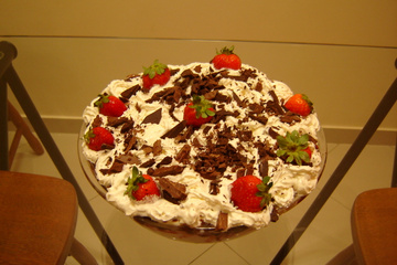 Pavê de chocolate com morangos