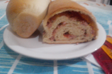 Pão recheado com presunto