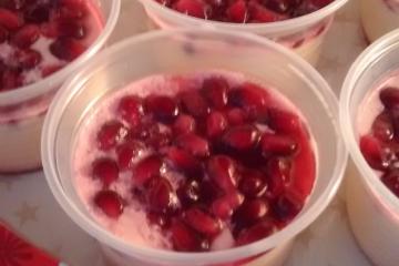 Mousse com Calda de Romã
