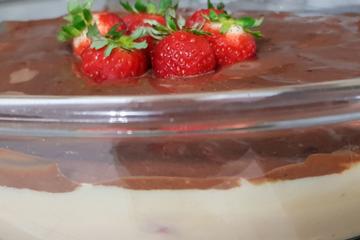 Doce sedução morango e chocolate meio amargo
