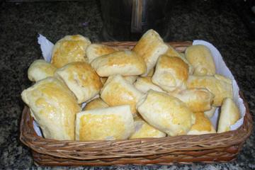 Pão recheado com presunto e queijo