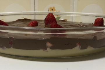 Doce sedução morango e chocolate meio amargo