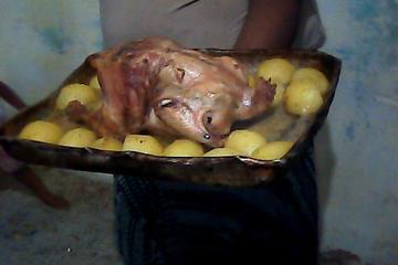 Frango assado com batatas