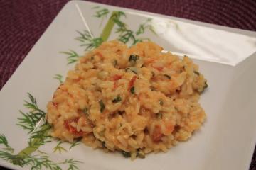 Risoto de frango defumado com tomate seco e rúcula