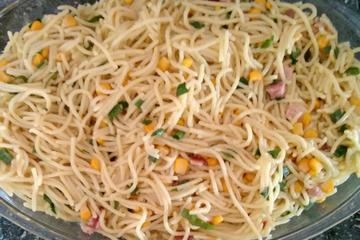 Macarrão alho e óleo com bacon
