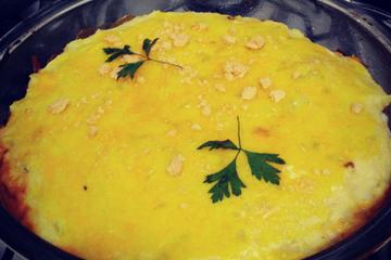 Bolo de batata com carne e queijo