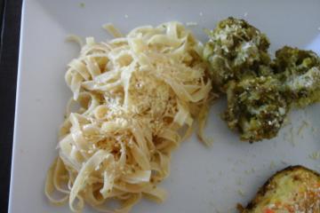 Macarrão alho e óleo e brócolis