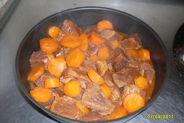 Carne assada com molho de cerveja preta