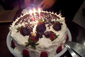 Pou cake / Pou torta  Lindas tortas de cumpleaños, Tortas bonitas, Tortas
