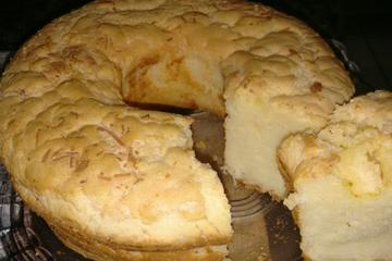 Pão de queijo de forma de pudim