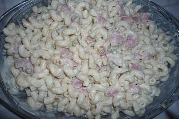Macarrão ao molho branco com camarão