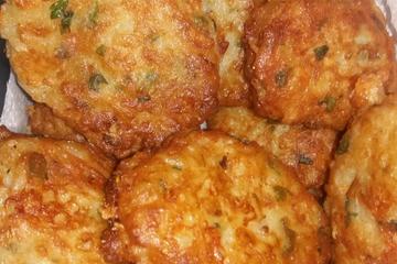 Bolinho de arroz com queijo