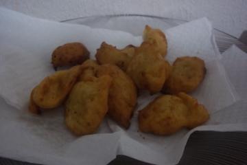 Bolinho salgado de banana frita
