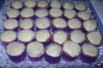cup cake de laranja com ganache de chocolate branco