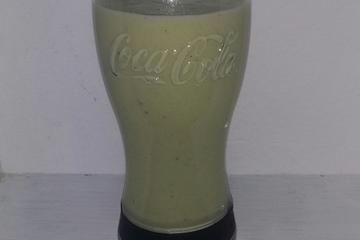 Vitamina prática de abacate com banana