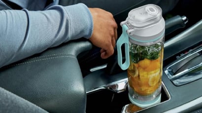 Prepare seus shakes e vitaminas em qualquer lugar: liquidificador portátil Ninja Blast Max com 30% de desconto