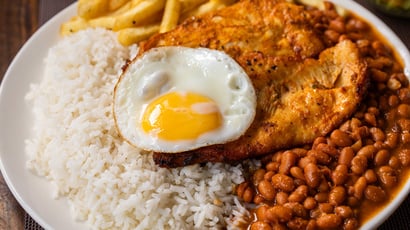 3 erros que todo mundo comete na hora de fazer arroz que não deixa soltinho como de restaurante