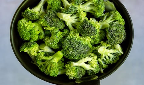 Como cozinhar brócolis preservando os nutrientes? TudoGostoso revela o erro que a maioria das pessoas comete