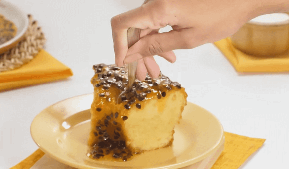 Se você ama maracujá, precisa experimentar este bolo de liquidificador: é tão gostoso que acaba rapidinho