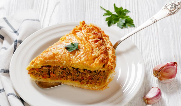 Bateu, assou: a torta de carne moída de liquidificador que salva o jantar da família em poucos minutos!