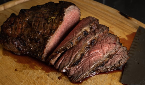 Descobri no TudoGostoso qual é a melhor carne para surpreender todo mundo no churrasco: não é picanha nem alcatra e os açougueiros também recomendam