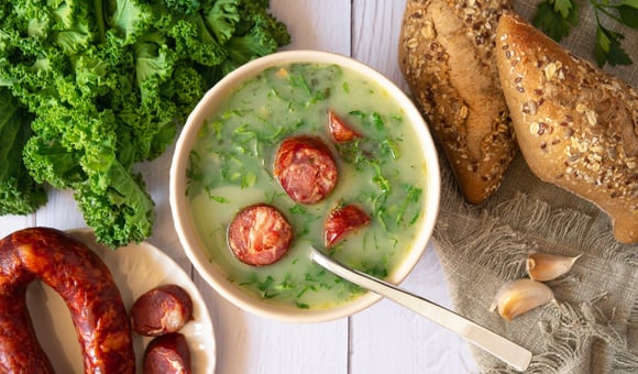 Chega de caldo verde aguado e sem graça: as melhores dicas do TudoGostoso para a receita ficar cremosa e nutritiva