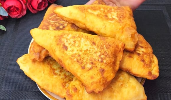 Pastelzinho de batata para o jantar ou lanche da tarde: massa fofinha, recheio de queijo e pode até congelar