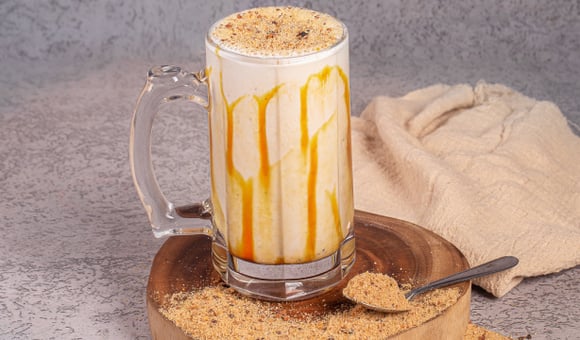 Batida de paçoca é a bebida cremosa perfeita para impressionar na sua Festa Junina
