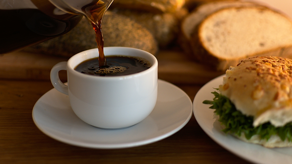 A importância do planejamento e como comer bem sem gastar mais. (Créditos: Canva)