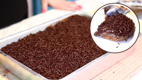 Como fazer o bolo de chocolate fofinho fácil e rápido com calda de brigadeiro mais famoso do YouTube