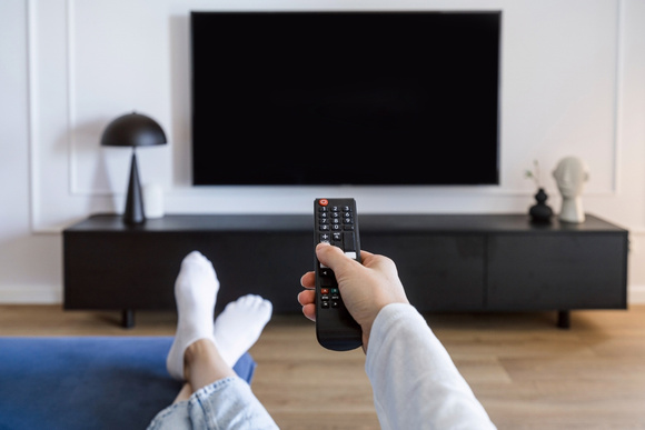 Roku em oferta: o aparelho que deixa sua TV inteligente está com 35% OFF e cupom extra
