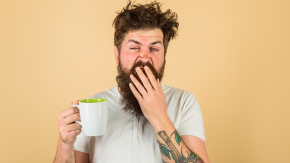 Café ou energético? Estudo avalia efeitos e melhor opção para ganhar energia