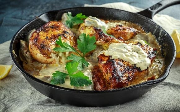 Com apenas três ingredientes você faz um frango delicioso (Créditos: TudoGostoso)