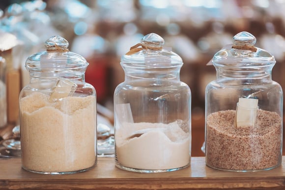 Em muitas receitas, os açúcares podem até ser substituídos uns pelos outros, mas isso pode alterar a cor, a textura e o sabor. (créditos: Shutterstock)