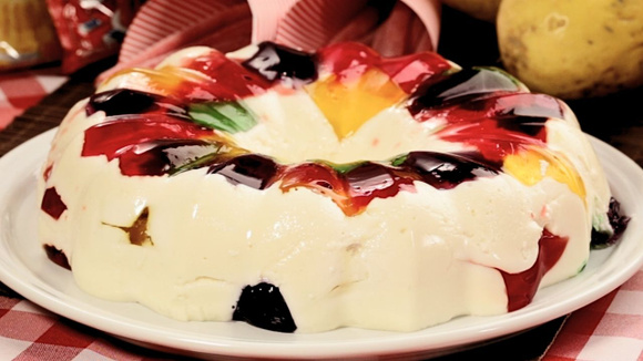 Se você acha que gelatina parece comida de hospital é porque nunca provou essa receita da minha avó, é de lamber os beiços!