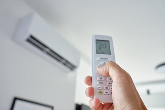 Calor voltou e tem promoção de ar-condicionado no Mercado Livre para refrescar a sua casa