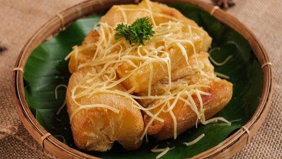 Como fazer mandioca com queijo sem cozinhar no vapor: um lanche saboroso e macio