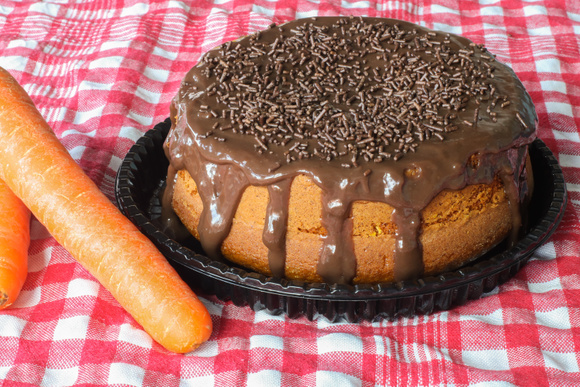 Pouca gente sabe, mas esse é o erro mais comum na hora de fazer bolo de cenoura que faz ele solar