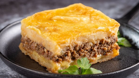 Chega de almoçar arroz e feijão todo dia: TudoGostoso ensina uma receita de escondidinho de carne moída fácil, rápido e muito saboroso