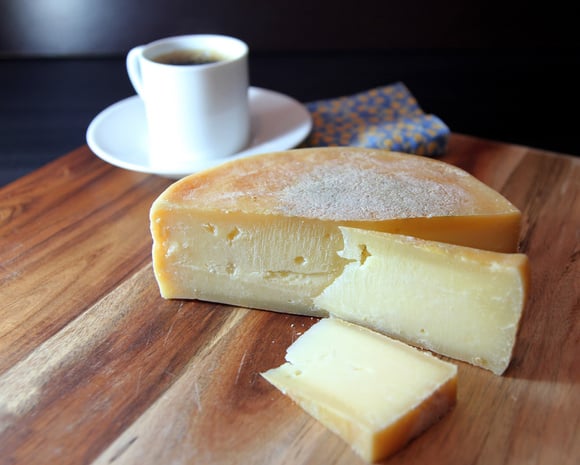 "Pare de ser enganado": entenda o que é lactose para não pagar mais caro no queijo à toa