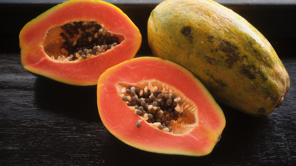 Pimenta de semente de mamão? Se você tem a fruta, tem tudo que precisa para essa receita!